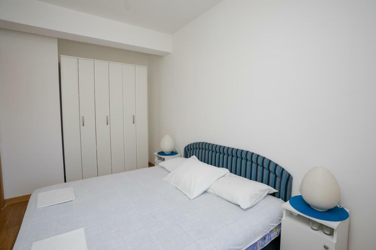 Apartment With Sea View Rafajlovići Exteriör bild